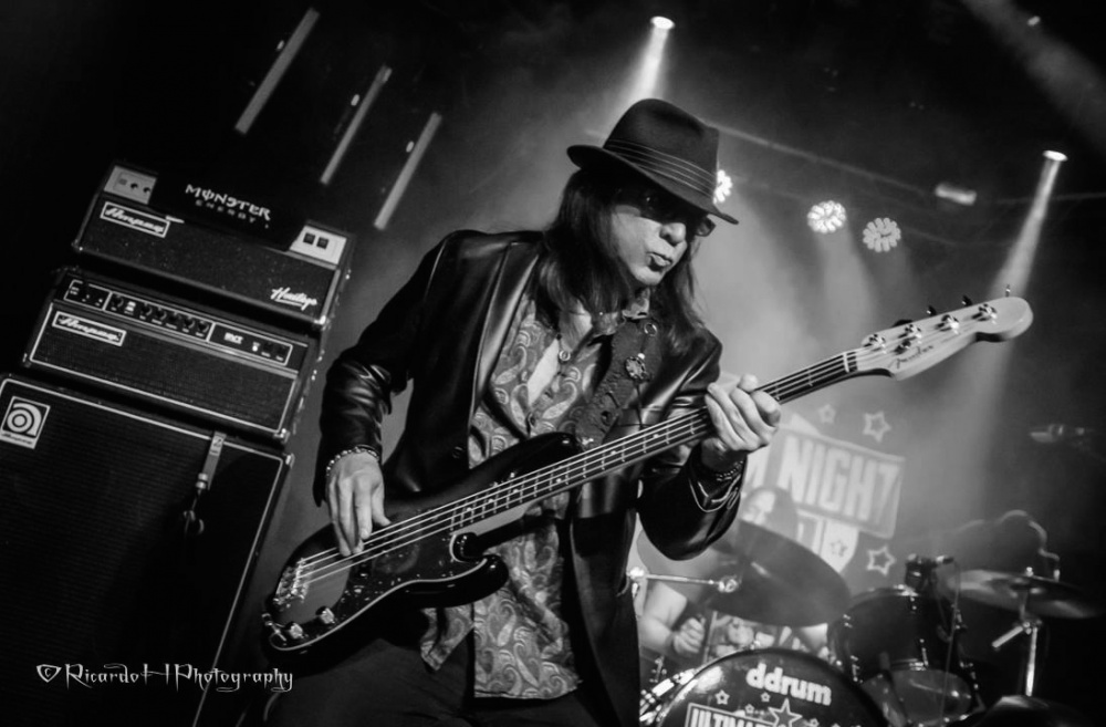 Chuck Wright - артист Ampeg