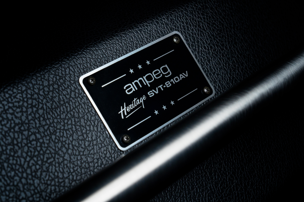 Ampeg SVT-810 – сравнение кабинетов разных лет