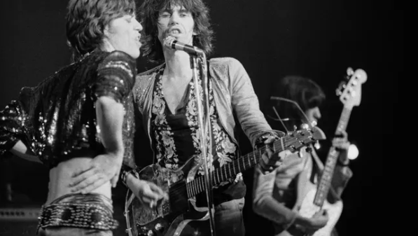 Ampeg Dan Armstrong: прозрачная гитара, прославленная группой The Rolling Stones