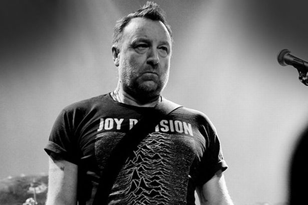 Peter Hook и его фирменный Ampeg V-4B
